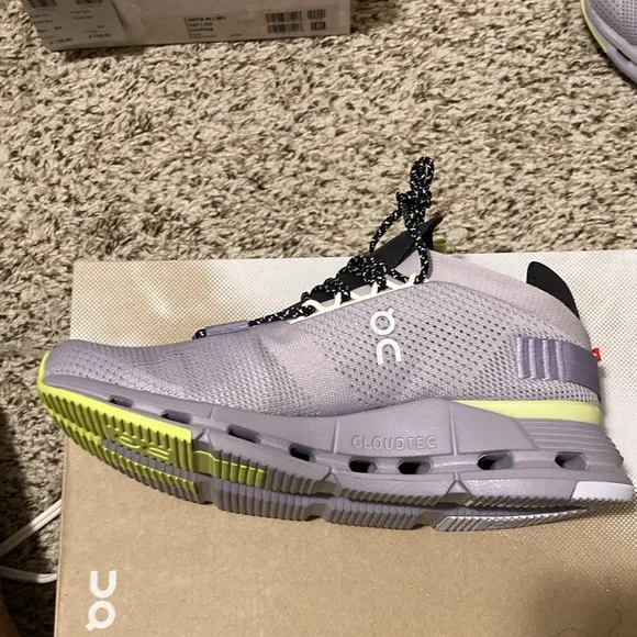 Brand New On running Cloudtech - Picture 2 of 4